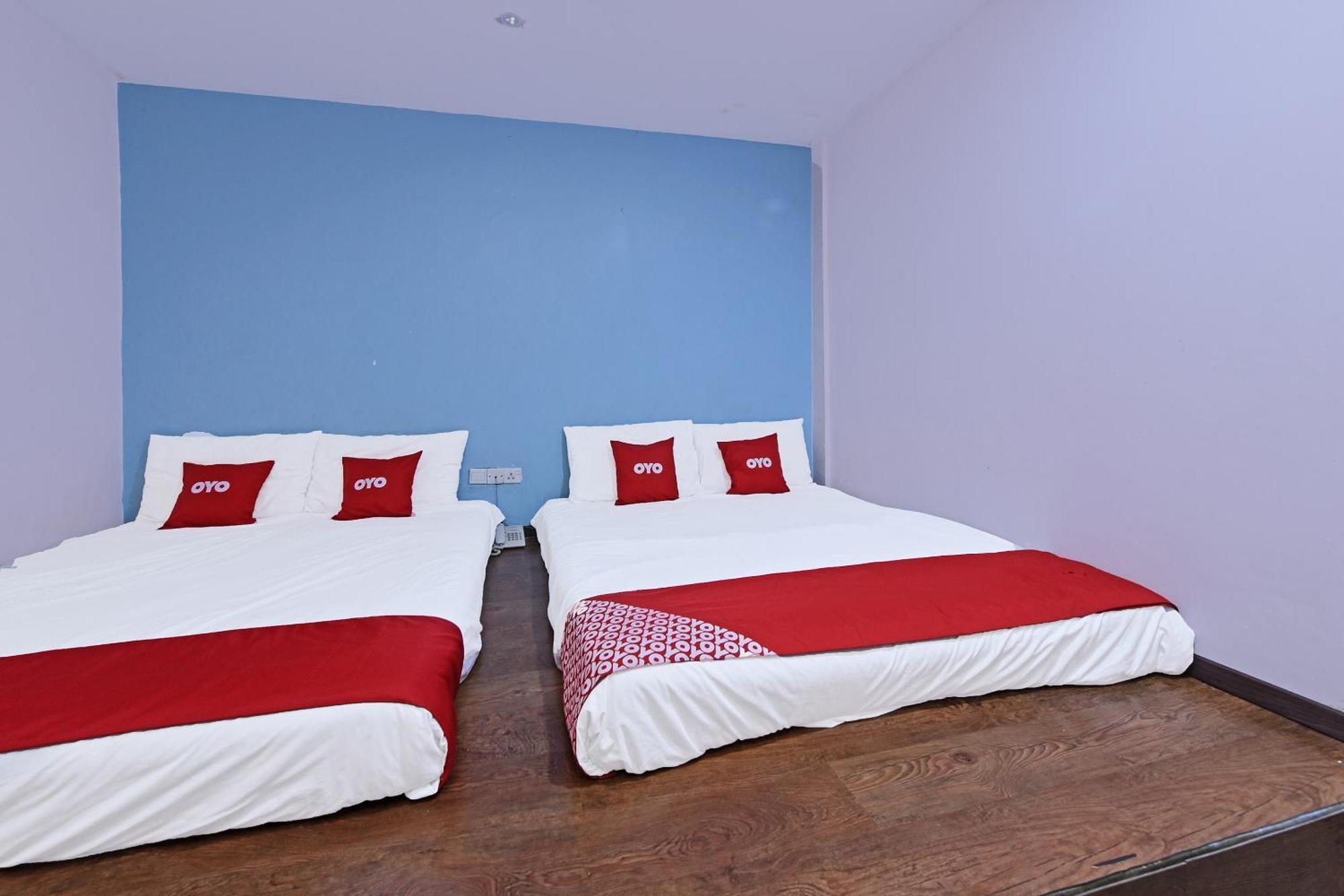 Super Oyo 992 Orange Hotel Куала-Пилах Экстерьер фото